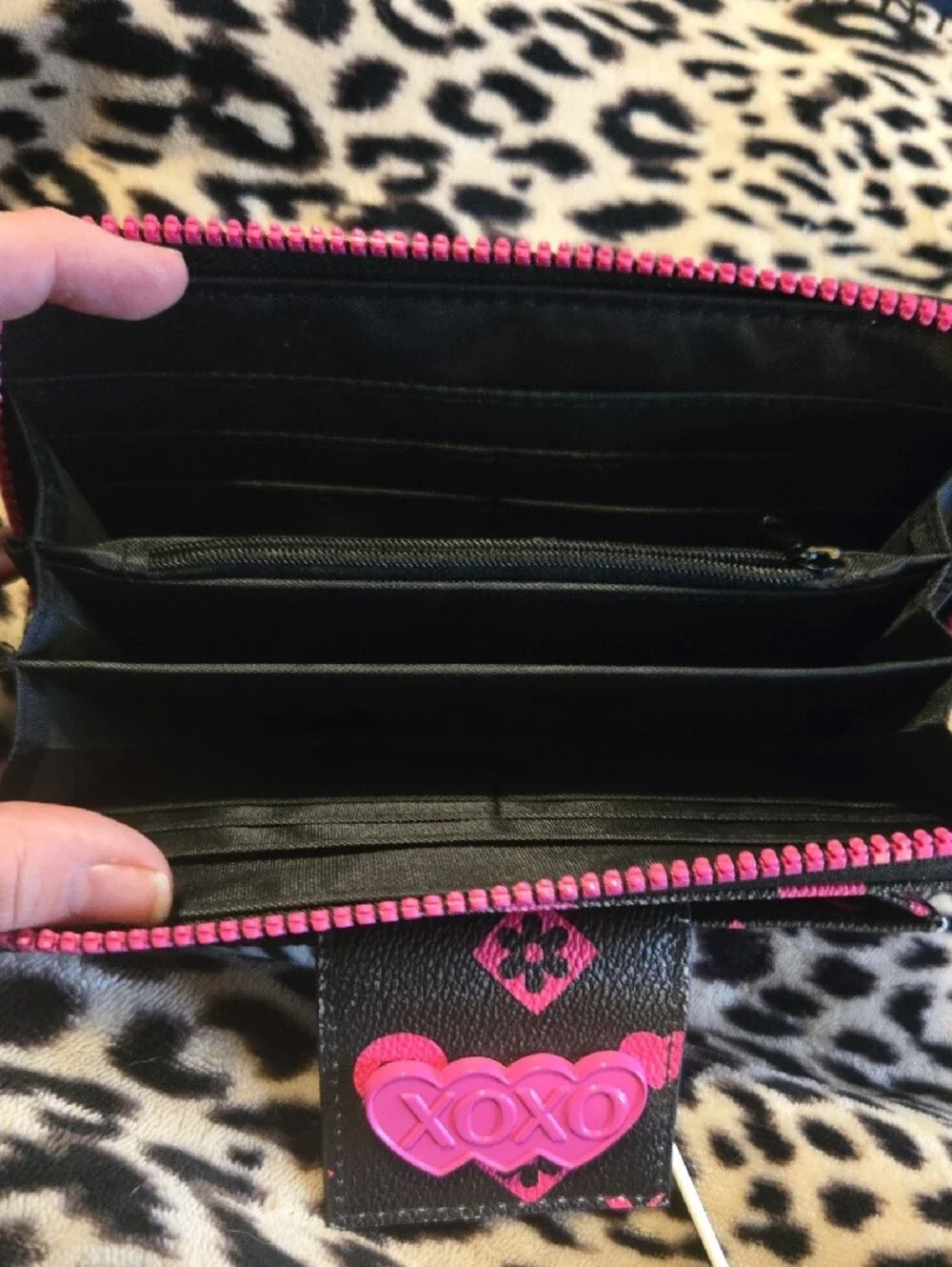 XOXO Black and Hot Pink Patterned Wristlet Phone Case